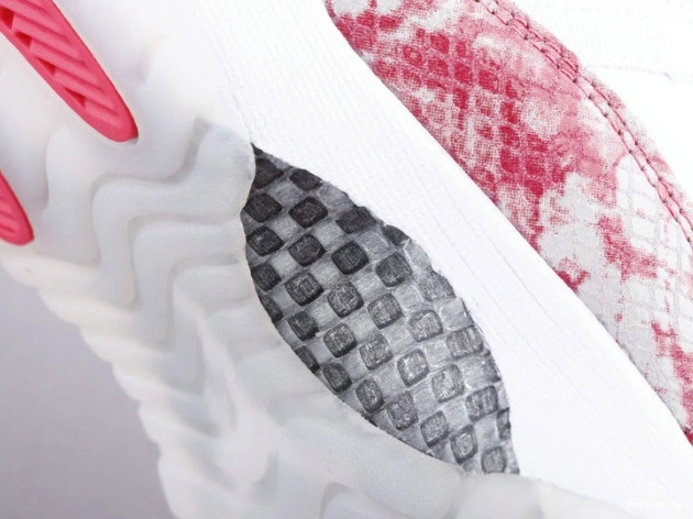 11 Low AH7860  Jordan 106 "Pink Air Snakeskin" Retro 0427